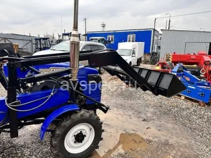 Минитрактор Русич Т-30 ВОМ 4x4 с фронтальным погрузчиком