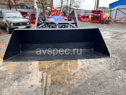 Минитрактор Русич Т-30 ВОМ 4x4 с фронтальным погрузчиком