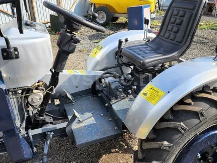 Трактор Трактор Скаут Т-220В с погрузчиком 